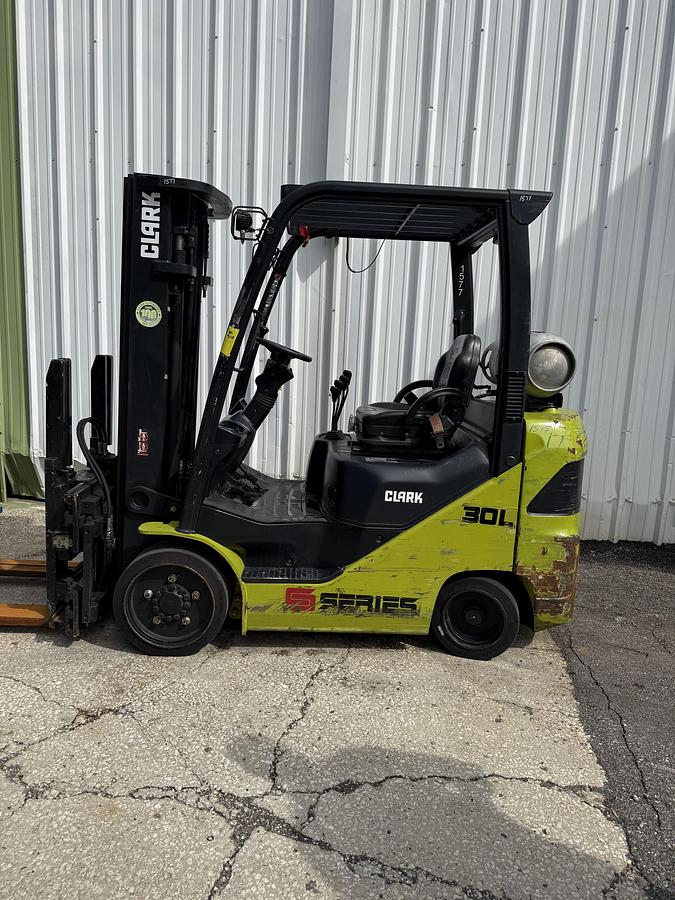 Used Clark IC-Cushion Tires 6,000lbs Capacity