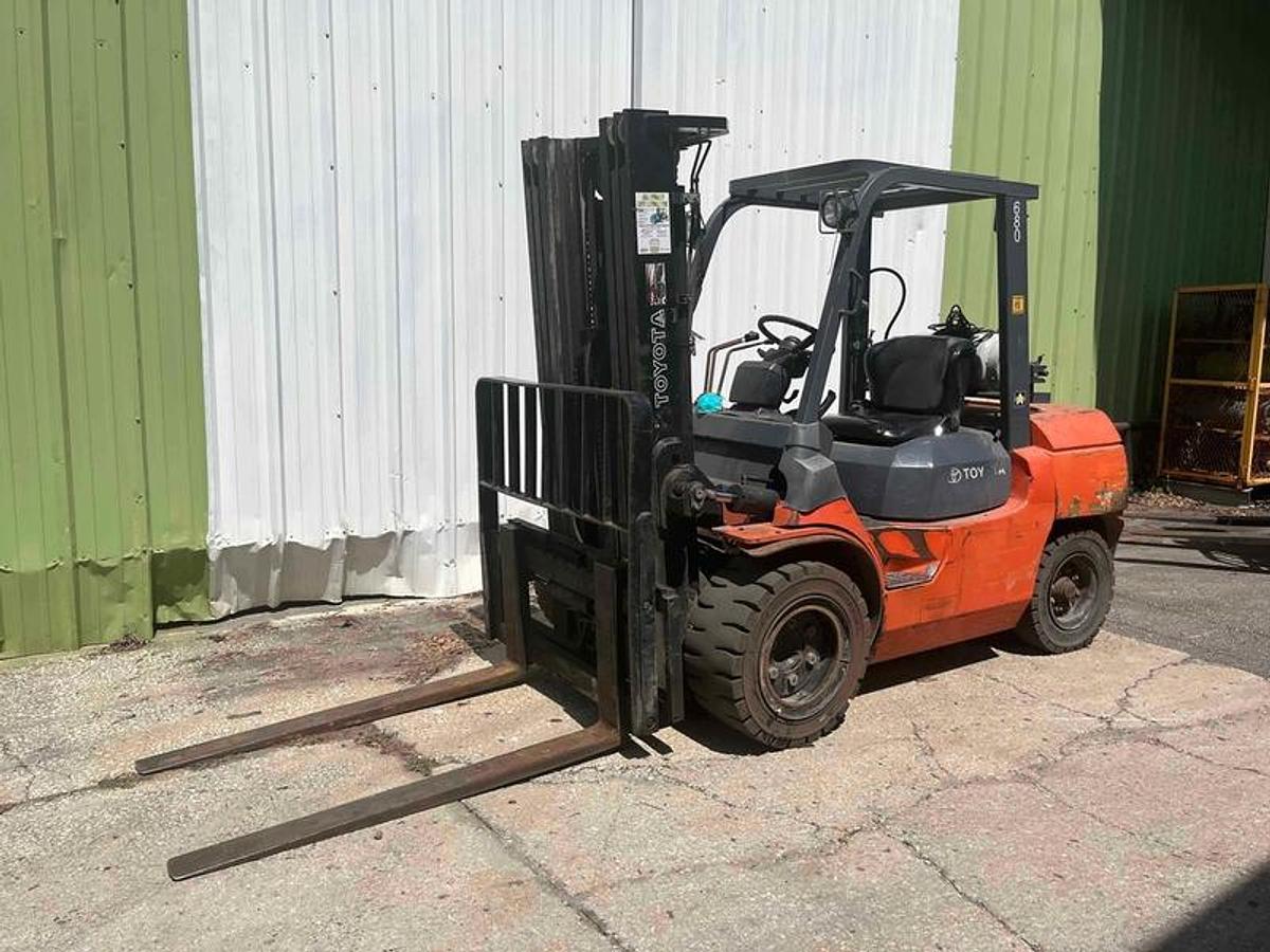 Used 2004 Toyota Industrial Equipment 7FGKU40