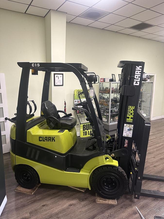 New Clark C15 IC Combustion LPG Propane Pneumatic Tires 3000lbs Capacity