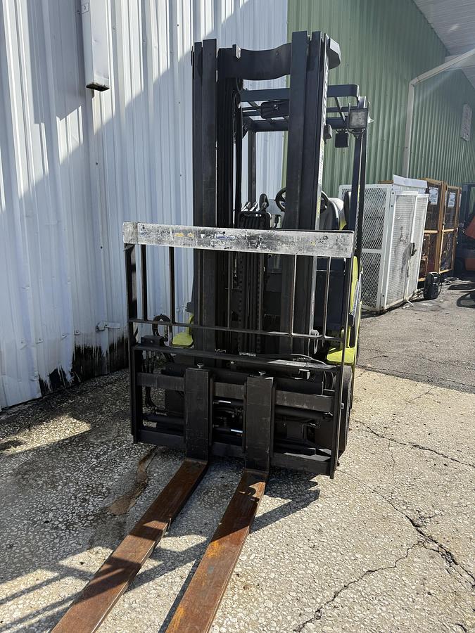 Used Clark IC-Cushion Tires 5,000lbs Capacity