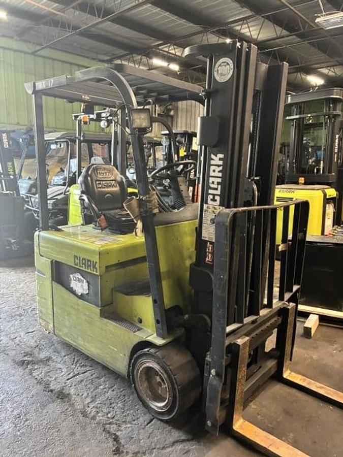 Used 2019 Clark TMX17