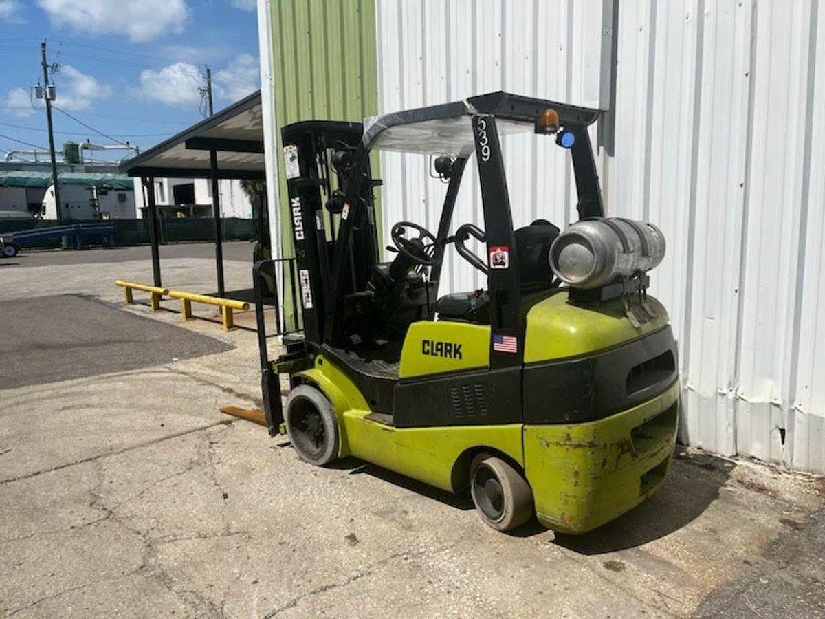 Used 2011 Clark C232L