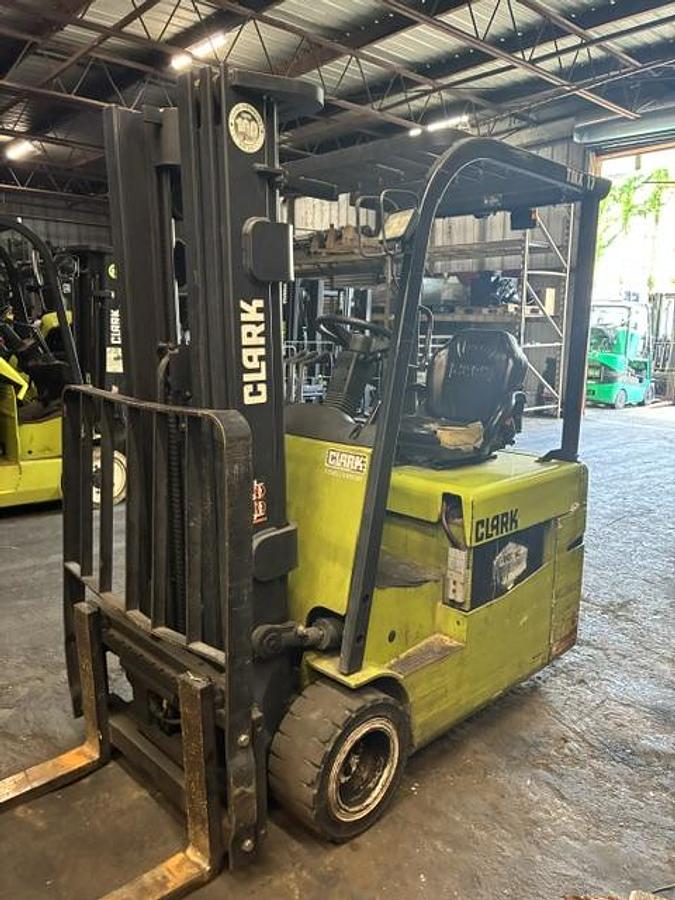Used 2019 Clark TMX17