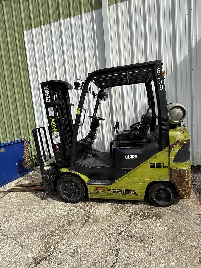 Used Clark IC-Cushion Tires 5,000lbs Capacity