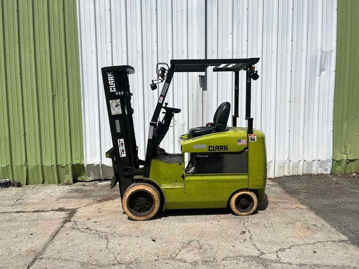 Used 2015 Clark ECX 32