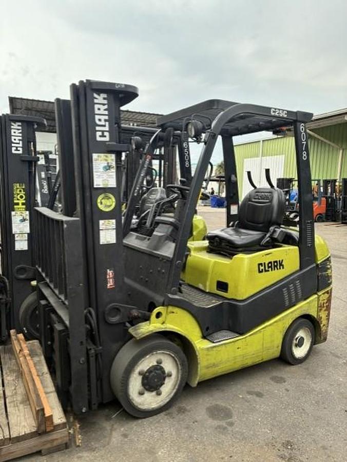 Used 2017 Clark C25CL