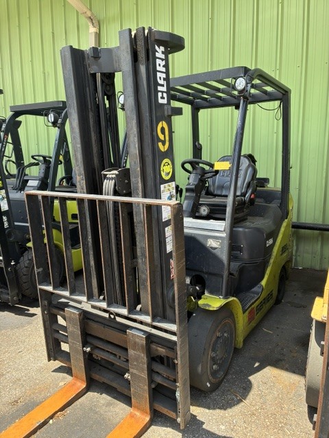Used 2020 Clark S25CL