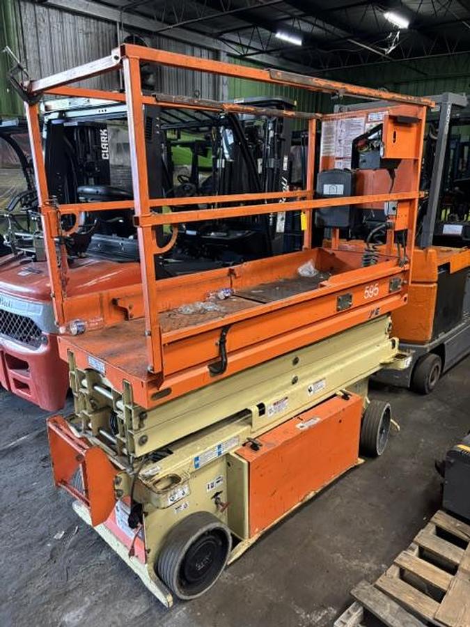 Used 2016 JLG 1932RS