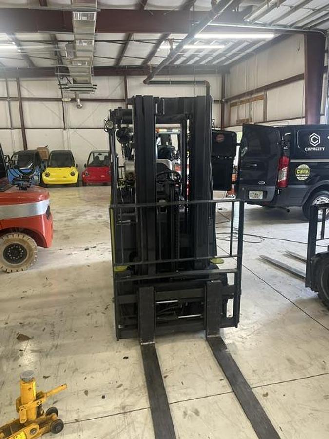 Used 2021 Clark S25CL