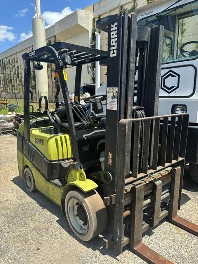Used 2012 Clark C32CL