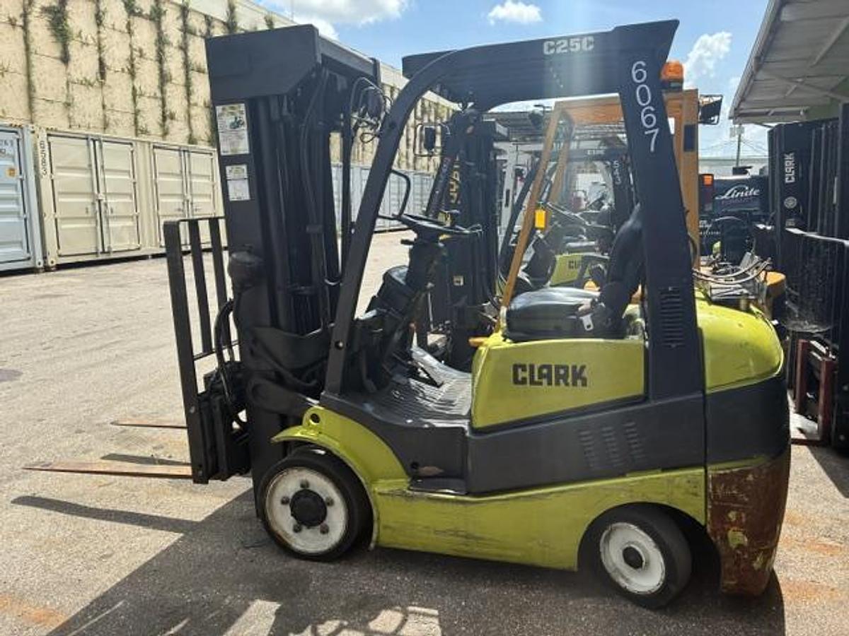 Used 2017 Clark C25CL