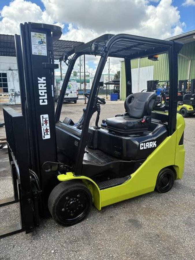 Used 2019 Clark S25CL