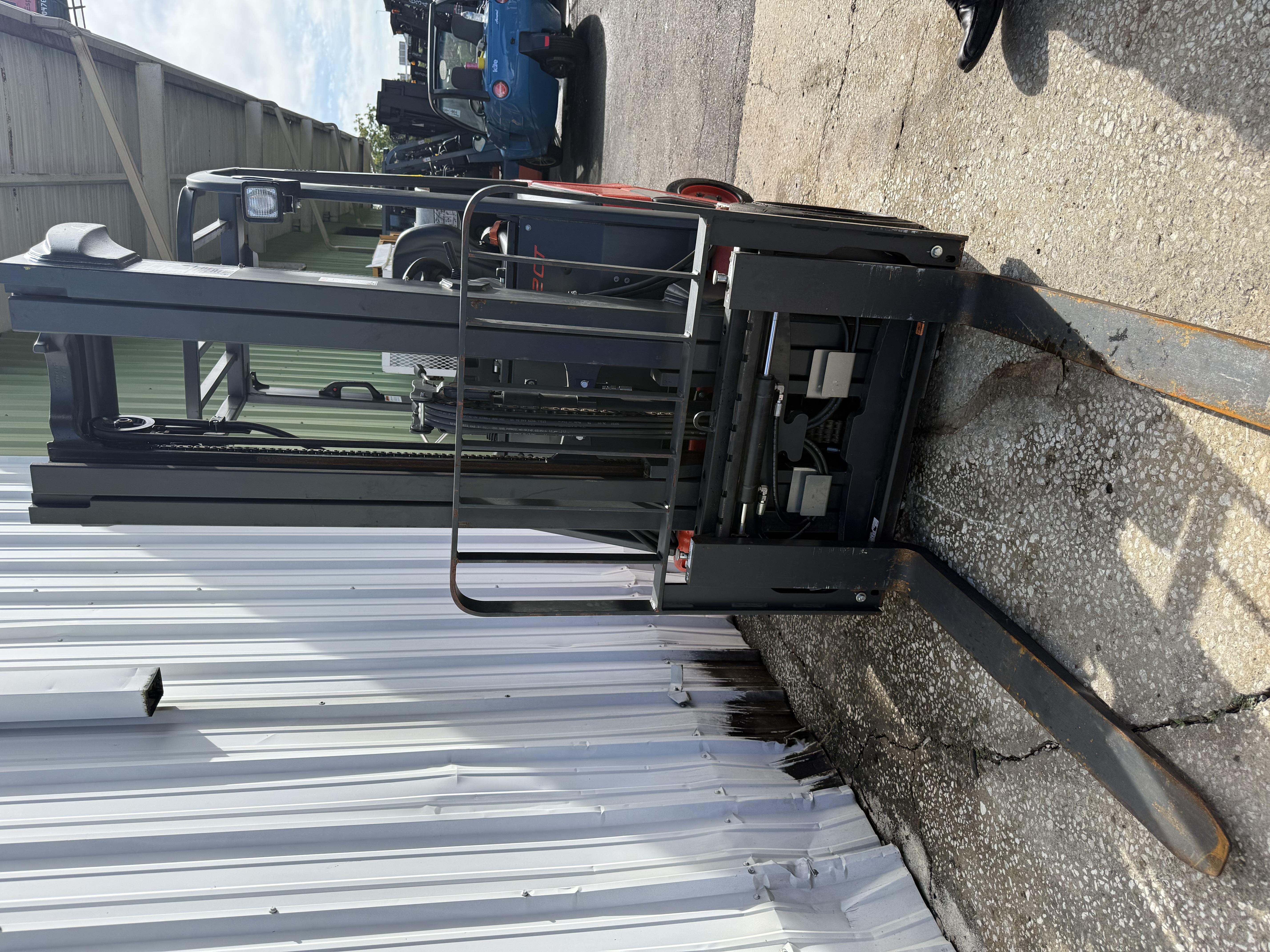 2024 Linde HT32CT