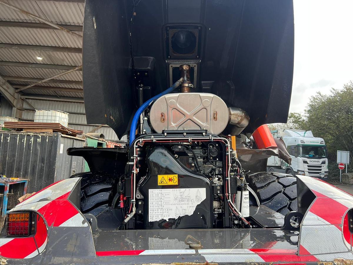 Used 2021 Case  921G