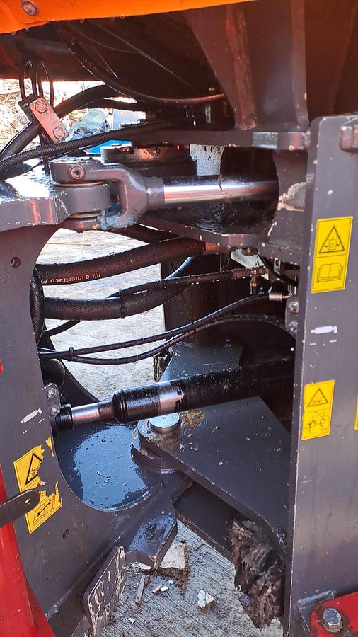 Used 2021 Case  921G