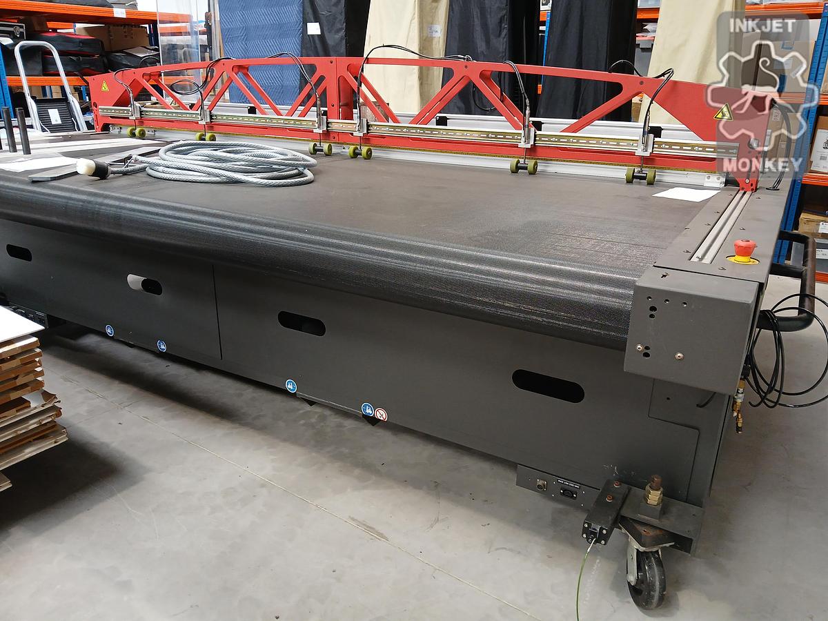 Used EFI VUTEk HS125 Feeder Table