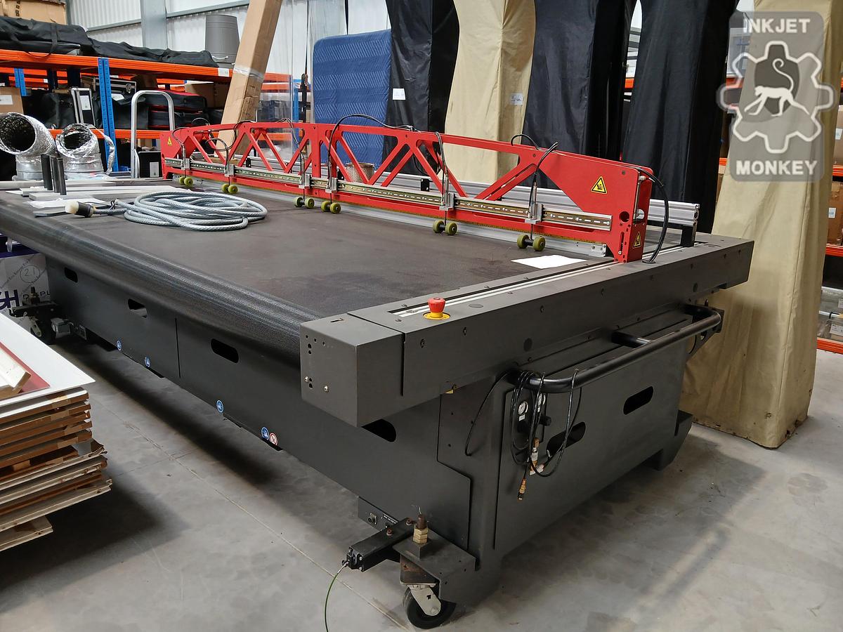 Used EFI VUTEk HS125 Feeder Table