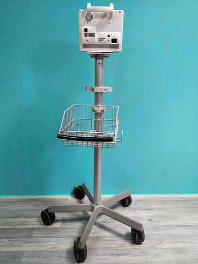 Gebraucht Datascope Trio Patientenmonitor auf Trolley mit Zubehör