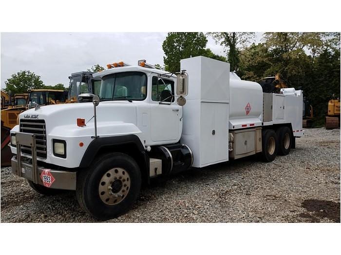 1995 Mack RD688S