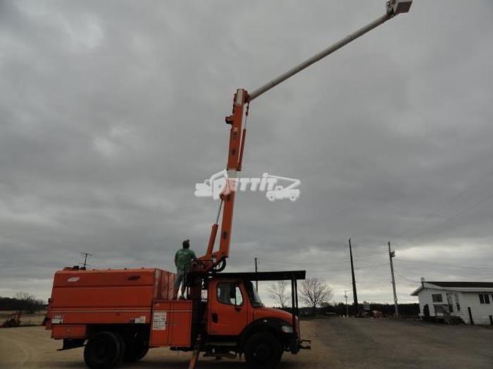Used 2011 FREIGHTLINER BUSINESS CLASS M2 106