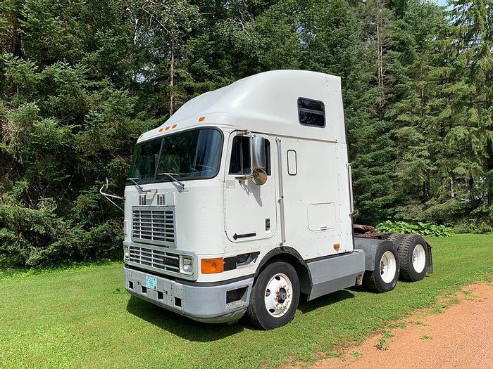Used 1993 INTERNATIONAL 9700 Cab over Semi Tractor