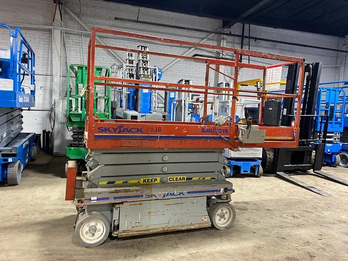 Used 2011 SKYJACK SJIII3219