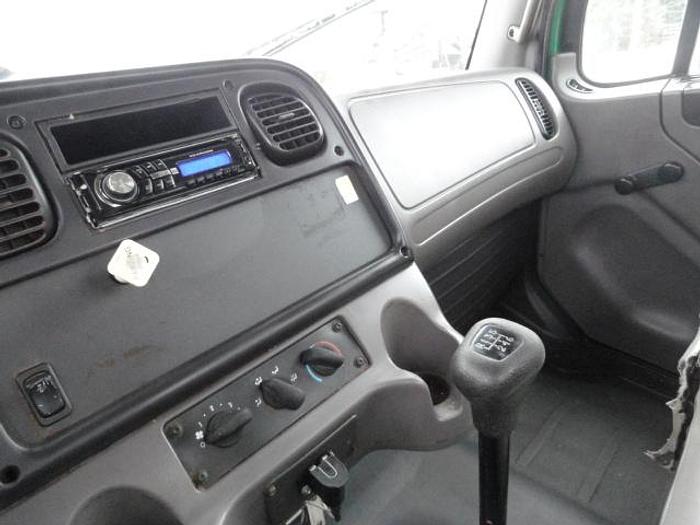 Used 2010 FREIGHTLINER BUSINESS CLASS M2 106