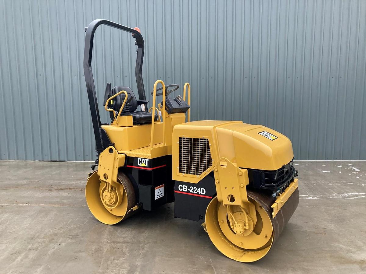 Used CAT CB224D