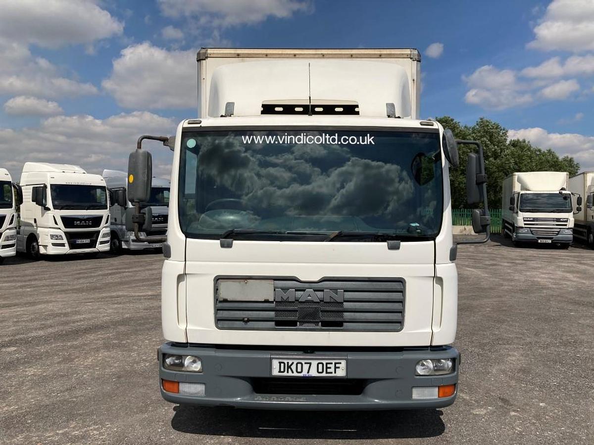 Used MAN TGL 7.150 Curtainsider - V 513