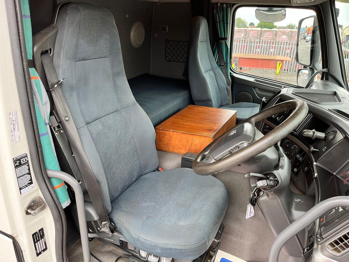 Used 2011 Volvo FM330