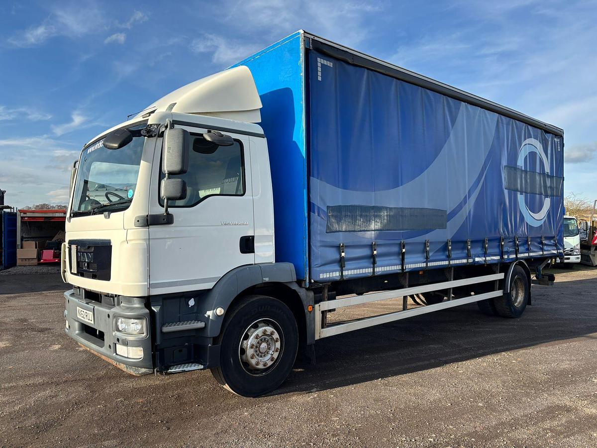 Used V 643 - 2012 MAN TGM 18 250 (4X2) CURTAIN SIDER