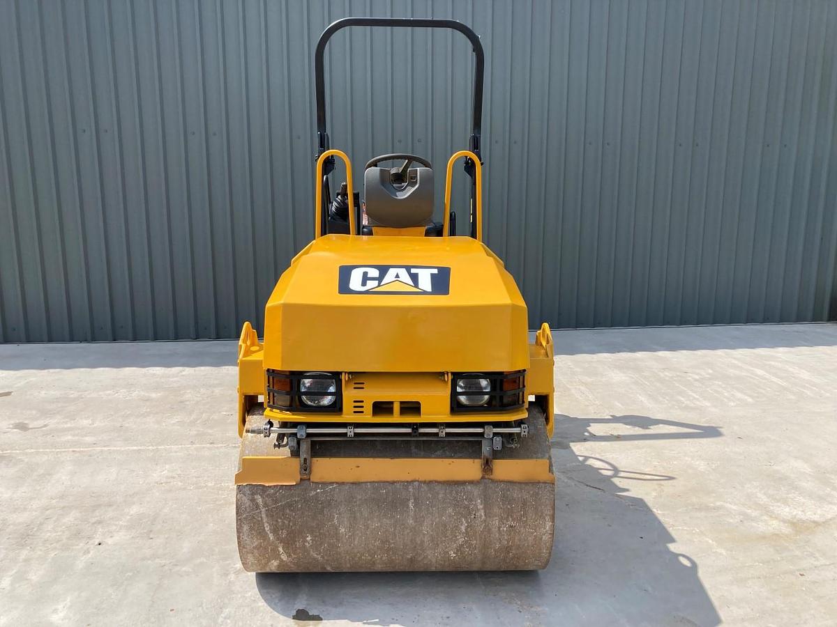 Used CAT CB24 - V 554