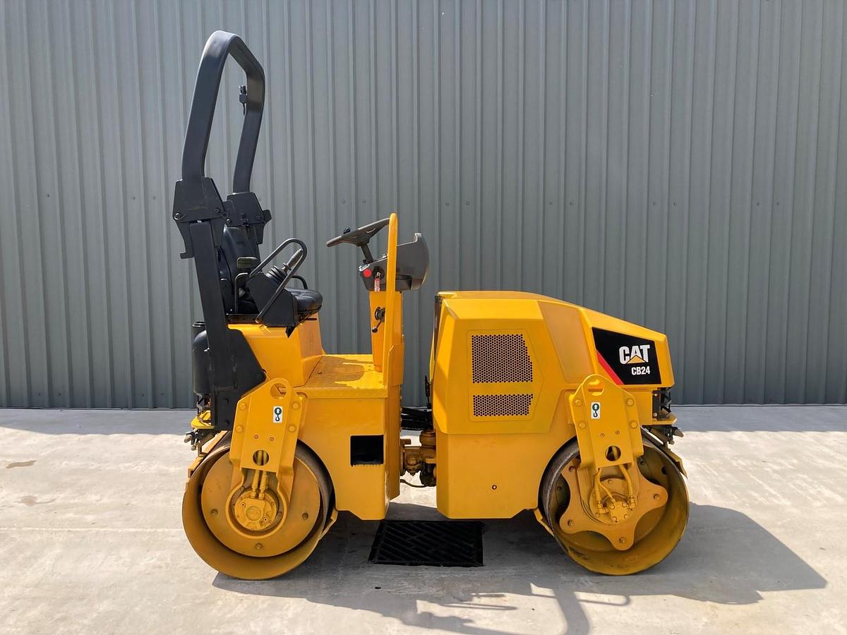 Used CAT CB24 - V 554