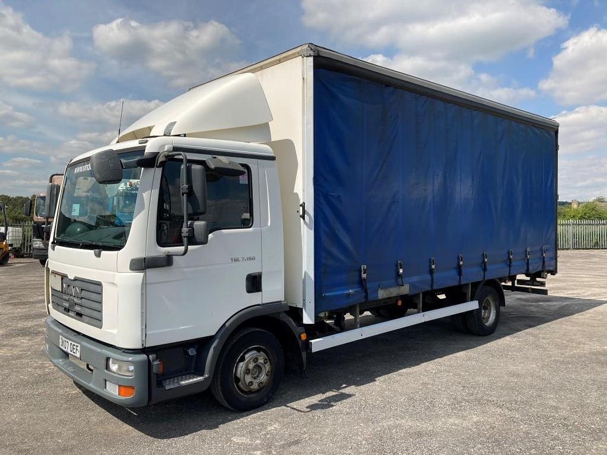 Used MAN TGL 7.150 Curtainsider - V 513