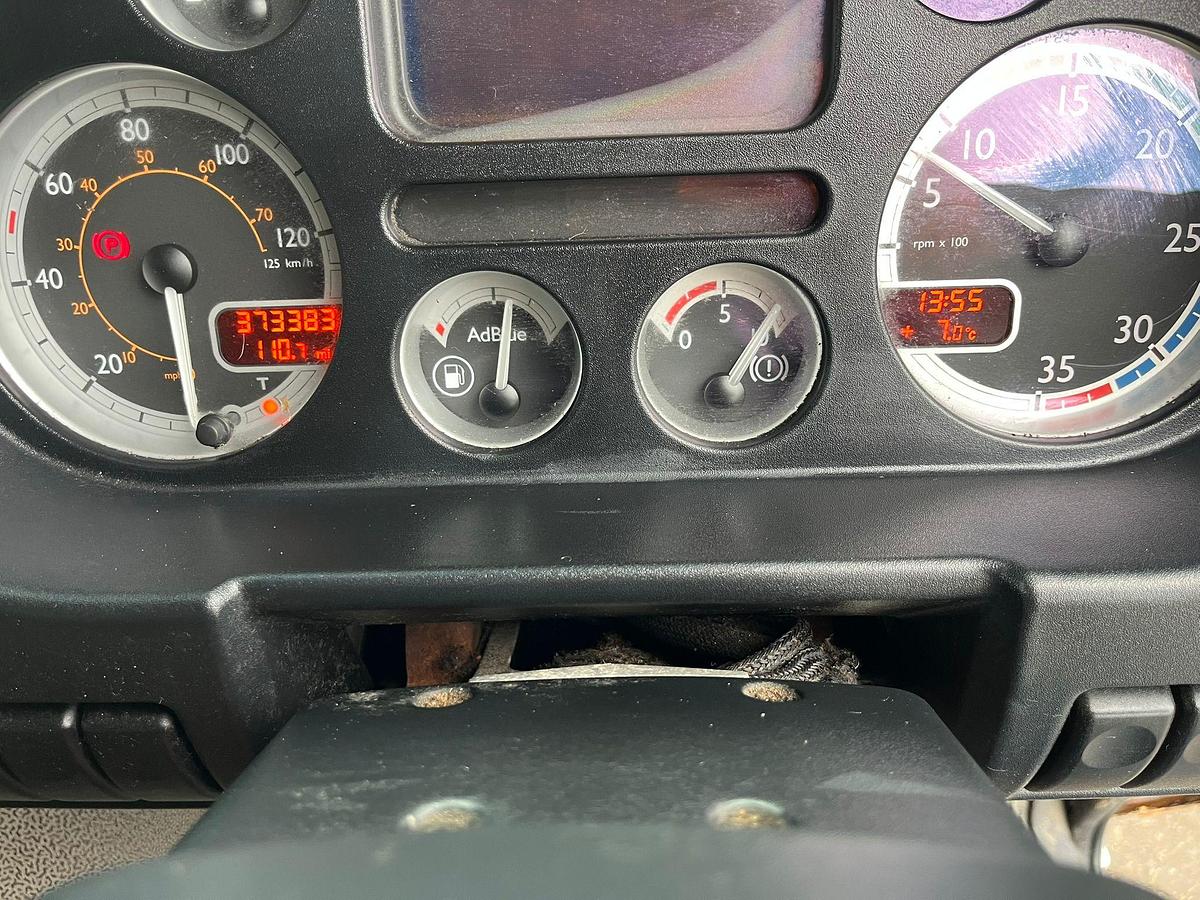 Used V 643 - 2012 DAF CF65.250 Box Truck