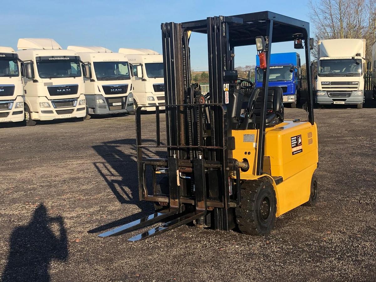 Used CAT EP 20K - V 494