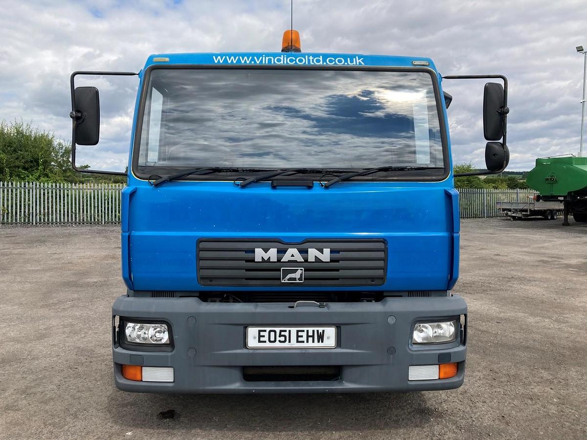Used MAN LE220 - V 556