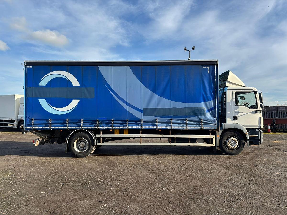 Used V 643 - 2012 MAN TGM 18 250 (4X2) CURTAIN SIDER
