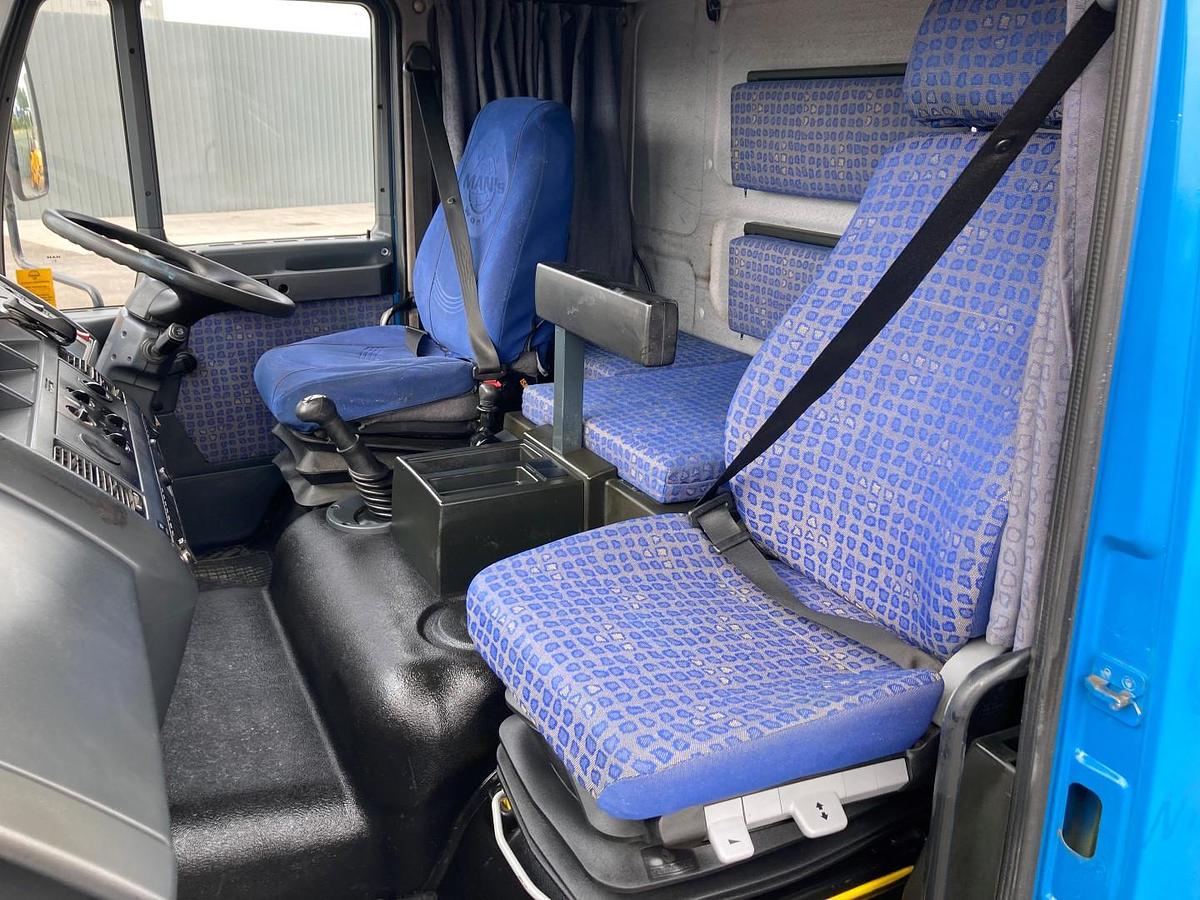 Used MAN LE220 - V 556