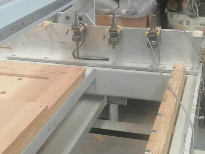 Used Used Shop Sabre CNC Router with tool changer