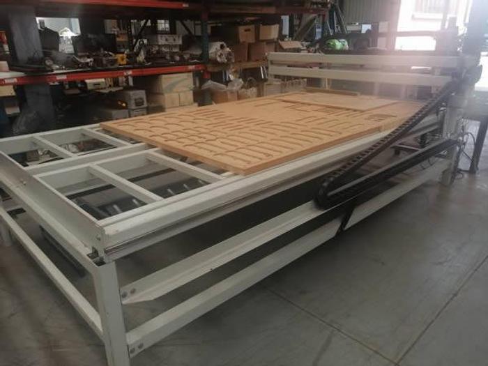 Used Used Shop Sabre CNC Router with tool changer