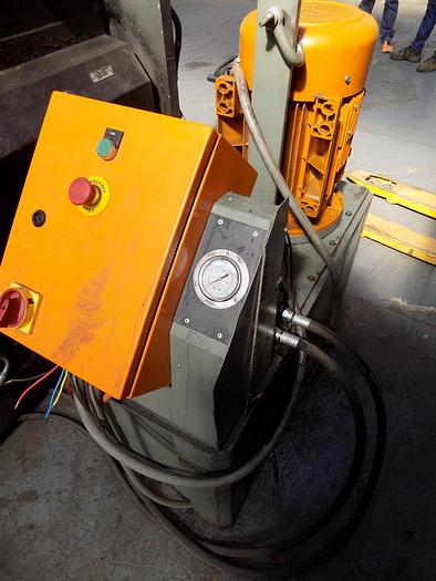 Used Exactility hydraulic press brake 1000/31/A