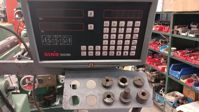 Used Seguro turret milling machine