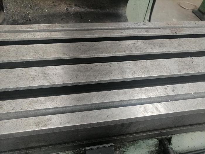 Used Contour turret milling machine