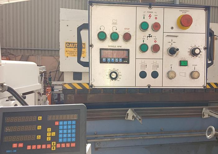 Used Craft Turret Milling machine with DRO