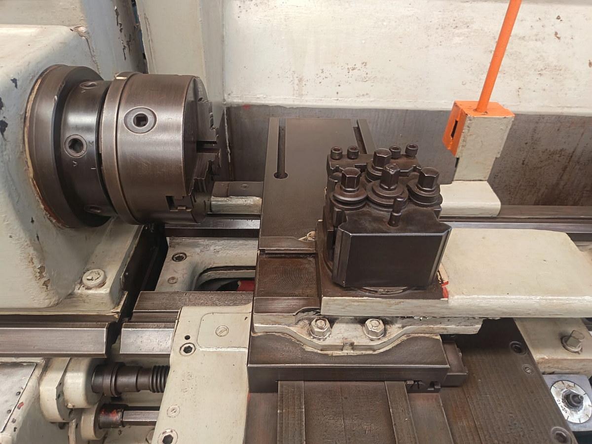 Used TOS centre lathe