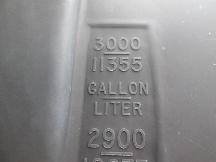 Used 3000 Gallon Poly Tank with Spray Rig