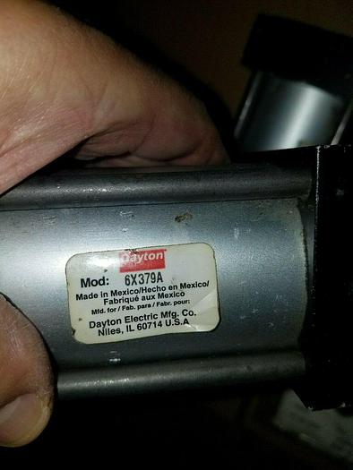 Used Dayton Speedaire Air Cylinders w/ mounting plates Pneumatic Cylinder 6X379A