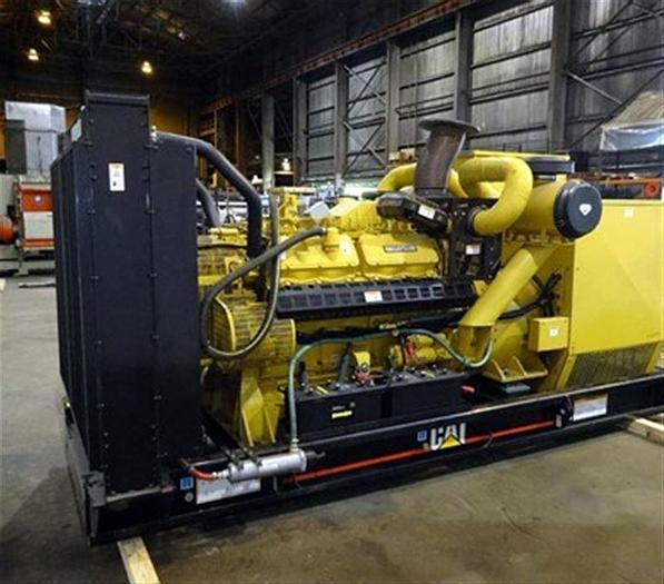Used 2001 Caterpillar 500 kw Genset