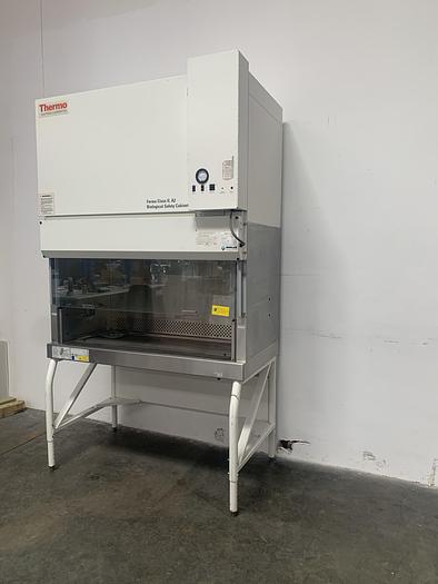 Used Thermo Forma Class II, A2 Biological Safety Cabinet Model:1284